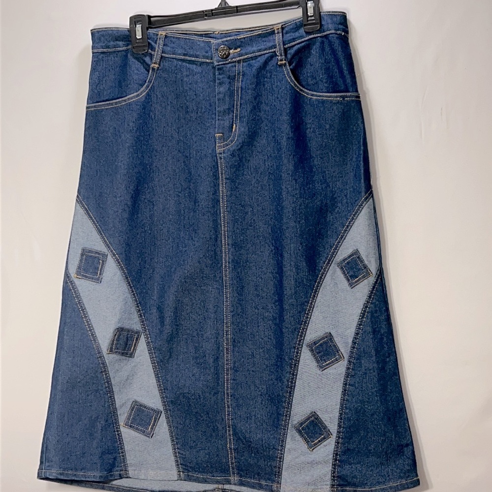 Express Tempo Two Tone Blue Denim Skirt With Front and Back Pockets Size M
